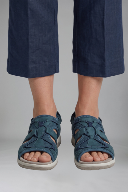 Isla cutout flat sandal 10