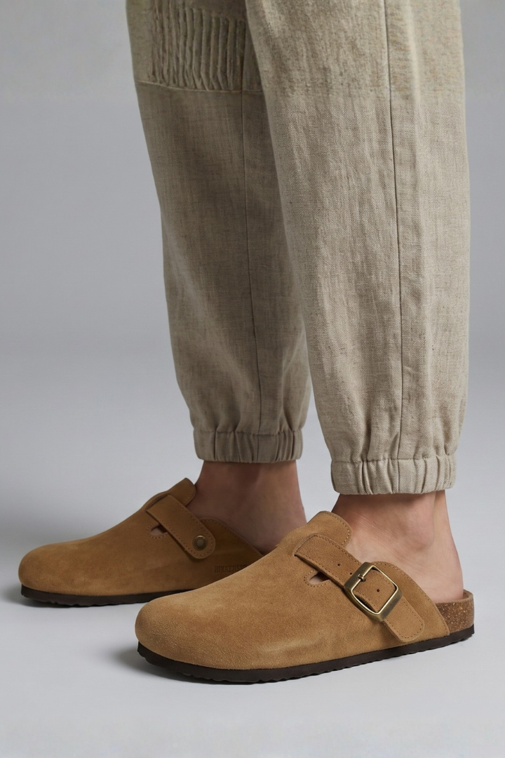 Mia suede clog 3