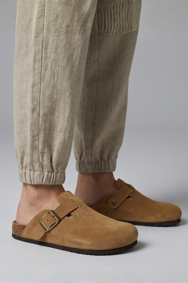 Mia suede clog 4