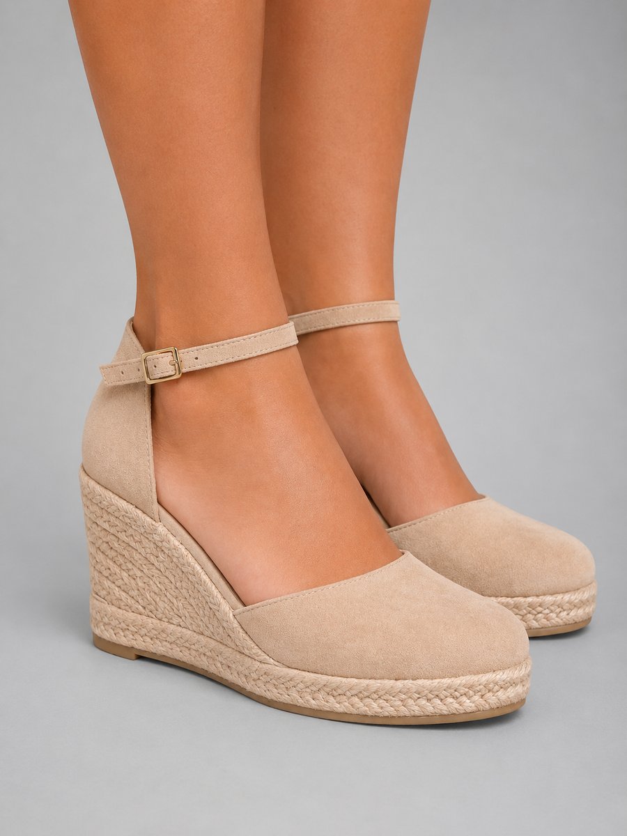 Noor sandals 1
